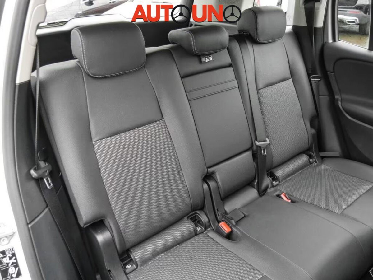 Mercedes-Benz GLB 200 Automatic Executive (14)