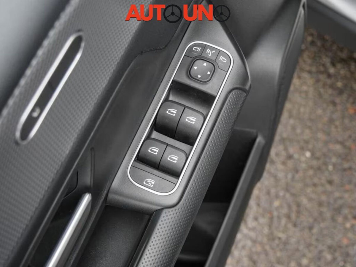Mercedes-Benz GLB 200 Automatic Executive (3)