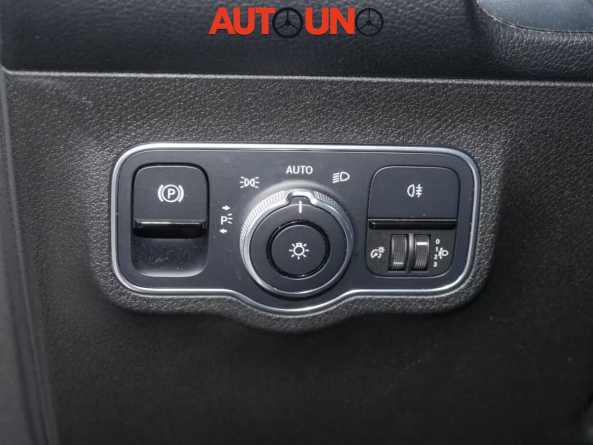 Mercedes-Benz GLB 200 Automatic Executive (4)