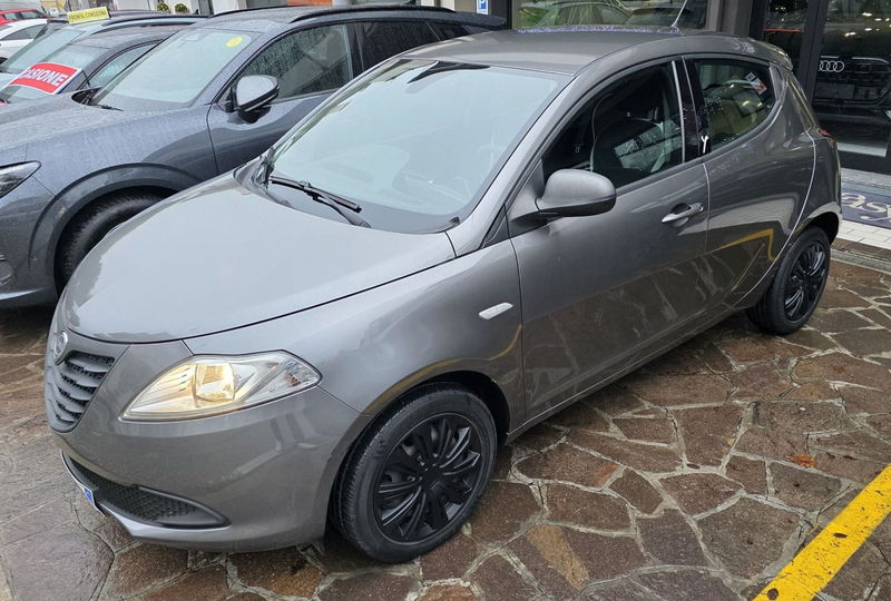Lancia Ypsilon 1.2 69 CV 5 porte Elefantino
