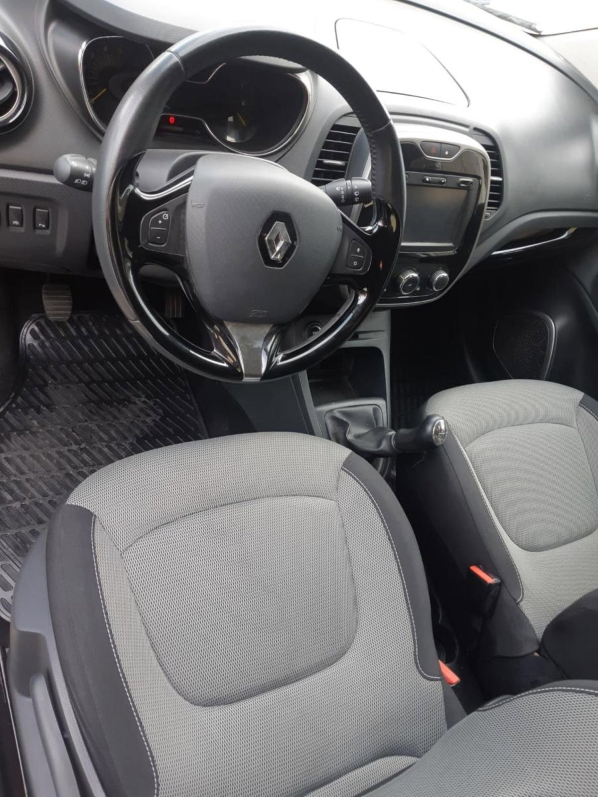 Renault Captur 1.5 dCi 8V 90 CV EDC Start&Stop Iconic (6)