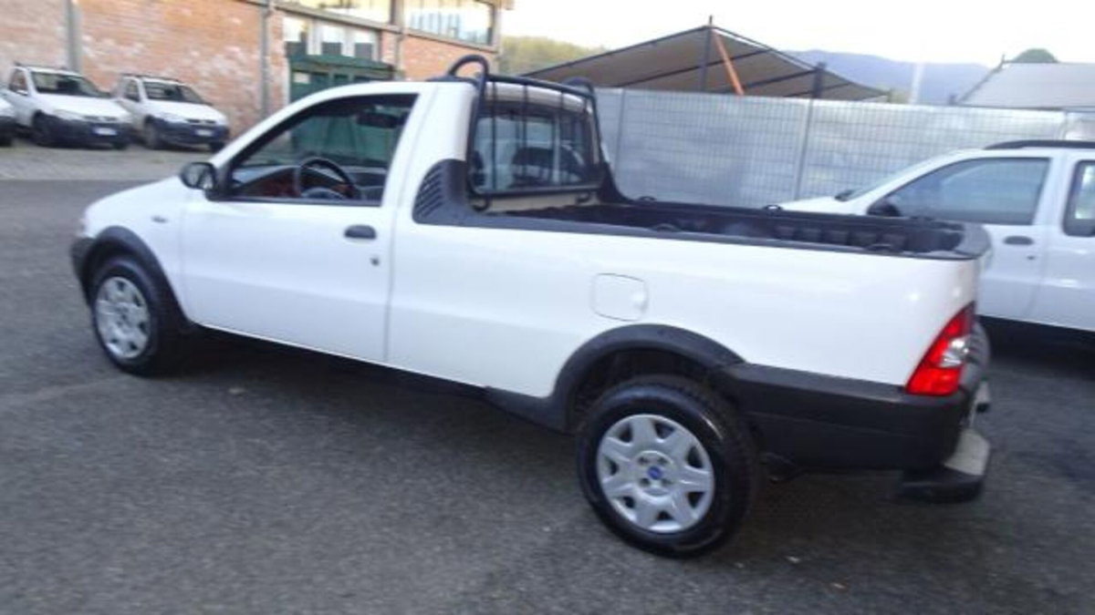 Fiat Strada 1.9 JTD Pick-up (11)