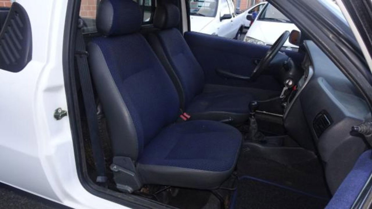 Fiat Strada 1.9 JTD Pick-up (17)