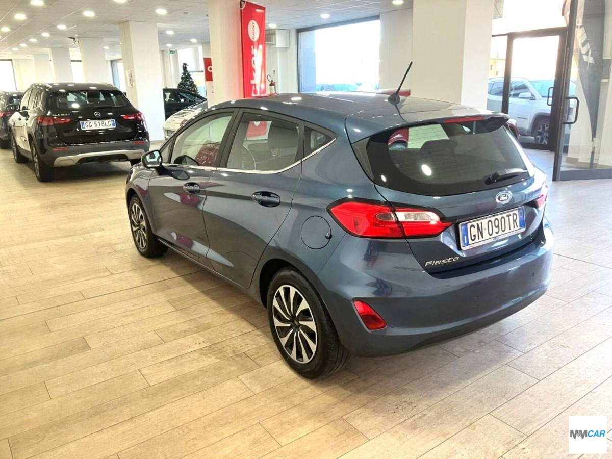 Ford Fiesta 1.1 75 CV 5 porte Titanium (4)