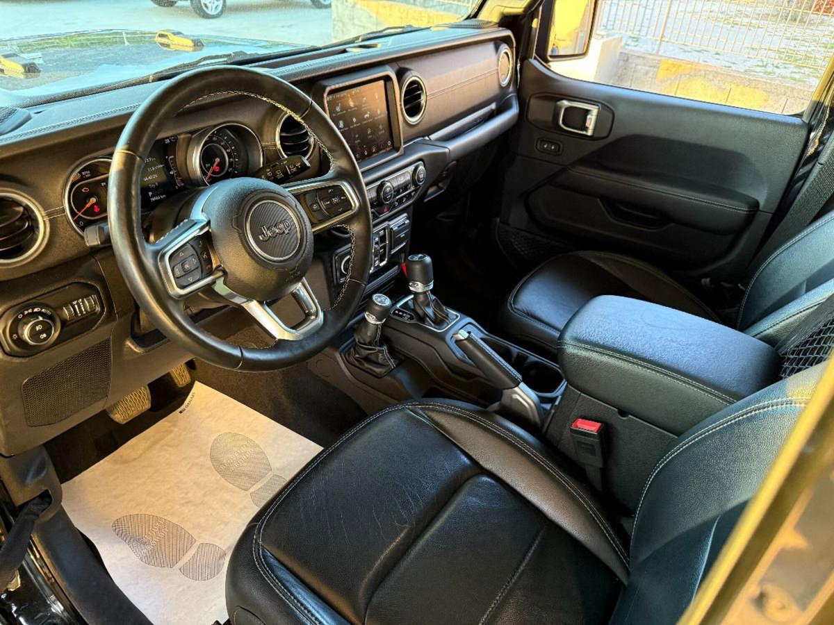 Jeep Wrangler Unlimited 2.2 Mjt II Sahara (11)