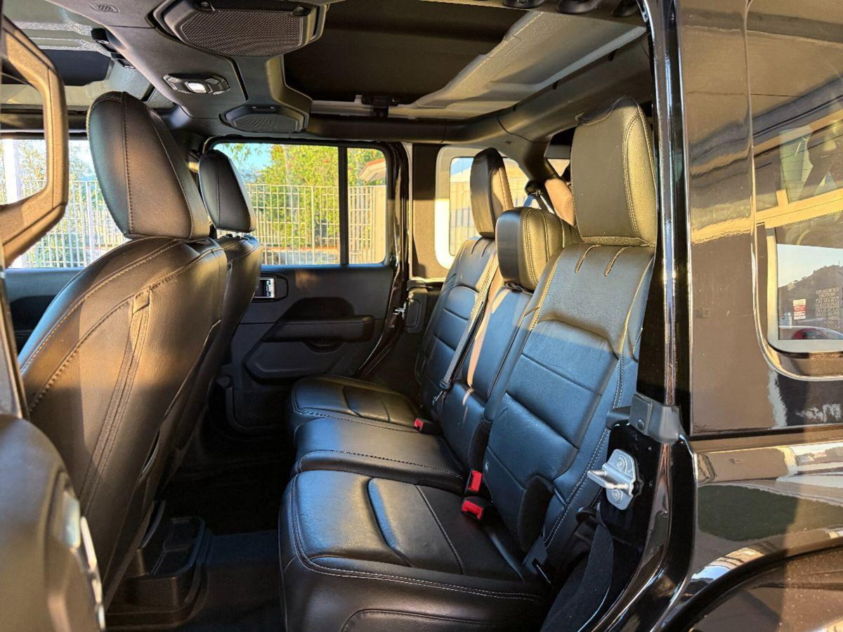 Jeep Wrangler Unlimited 2.2 Mjt II Sahara (15)