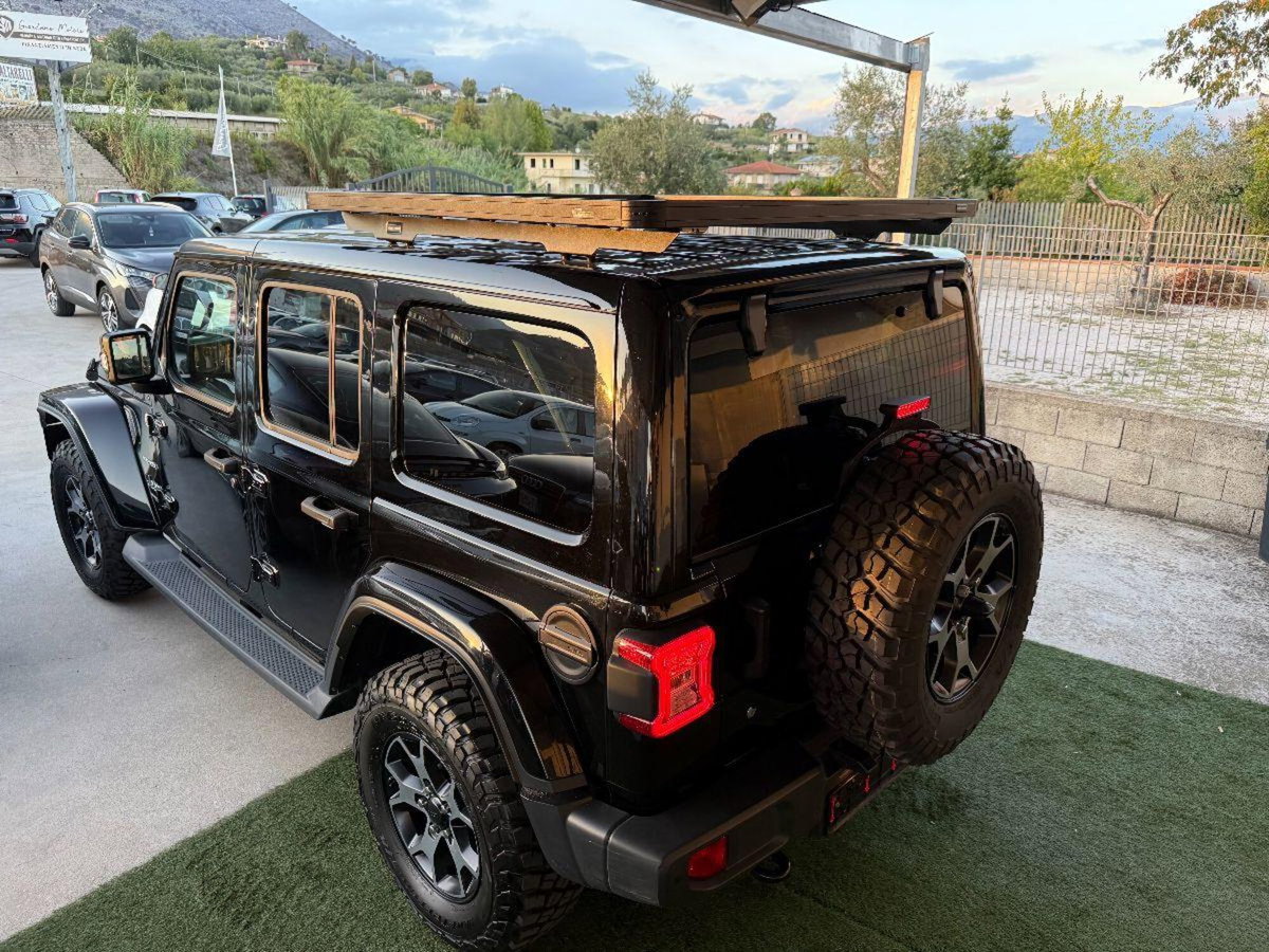 Jeep Wrangler Unlimited 2.2 Mjt II Sahara (4)