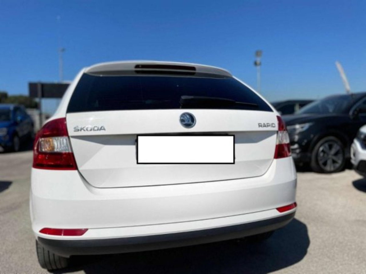 Skoda Rapid TSI 86CV Ambition (4)
