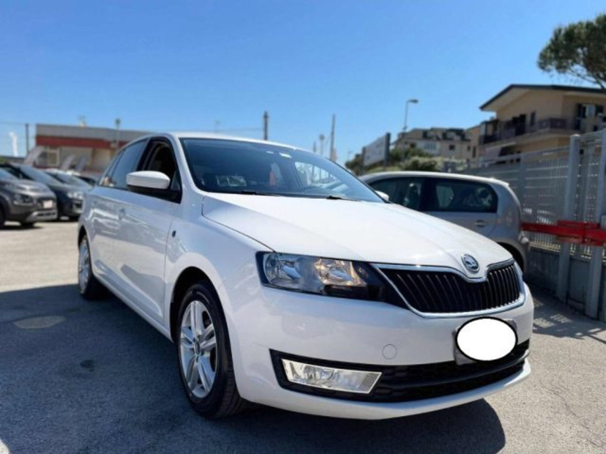 Skoda Rapid TSI 86CV Ambition (2)