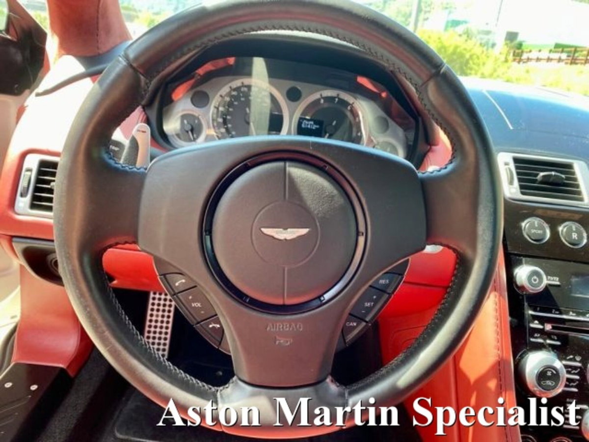 Aston Martin V8 Vantage Coupé V8 Vantage S Coupé Sportshift (16)