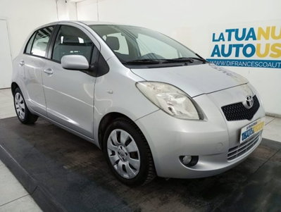 Toyota Yaris 1.3 5 porte Sol (4)