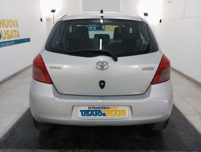 Toyota Yaris 1.3 5 porte Sol (6)