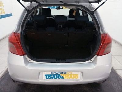 Toyota Yaris 1.3 5 porte Sol (7)