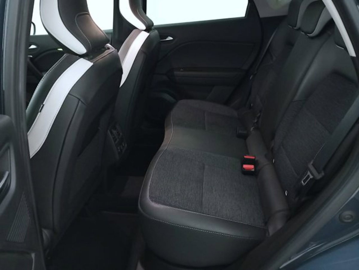 Renault Captur Mild Hybrid 140 CV Intens (14)