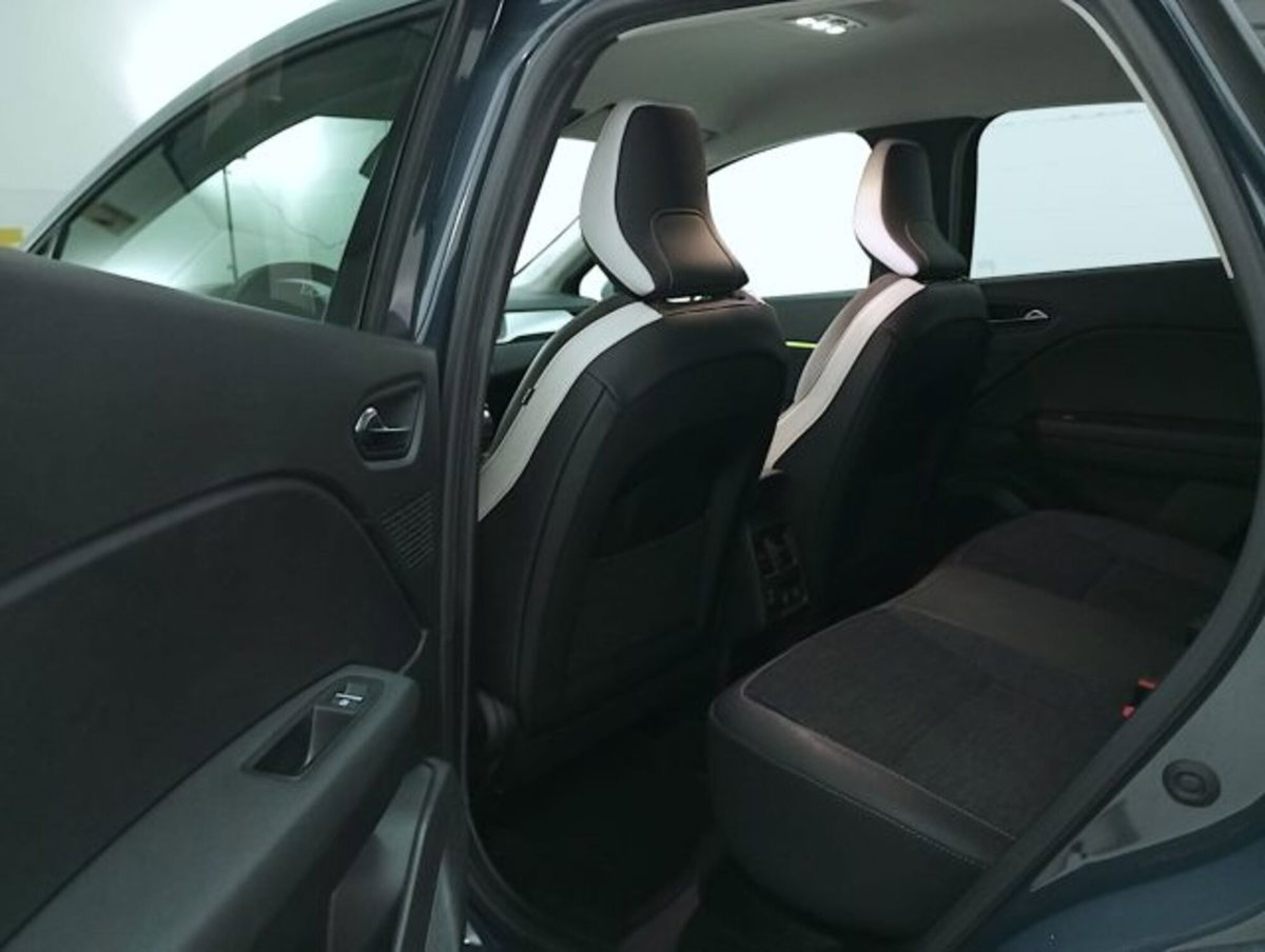 Renault Captur Mild Hybrid 140 CV Intens (15)