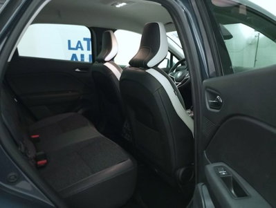 Renault Captur Mild Hybrid 140 CV Intens (16)