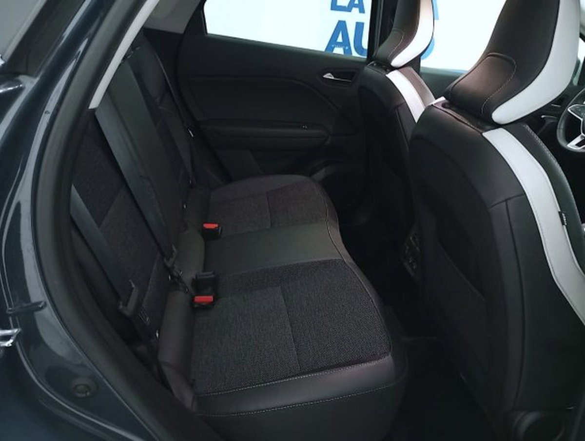 Renault Captur Mild Hybrid 140 CV Intens (17)