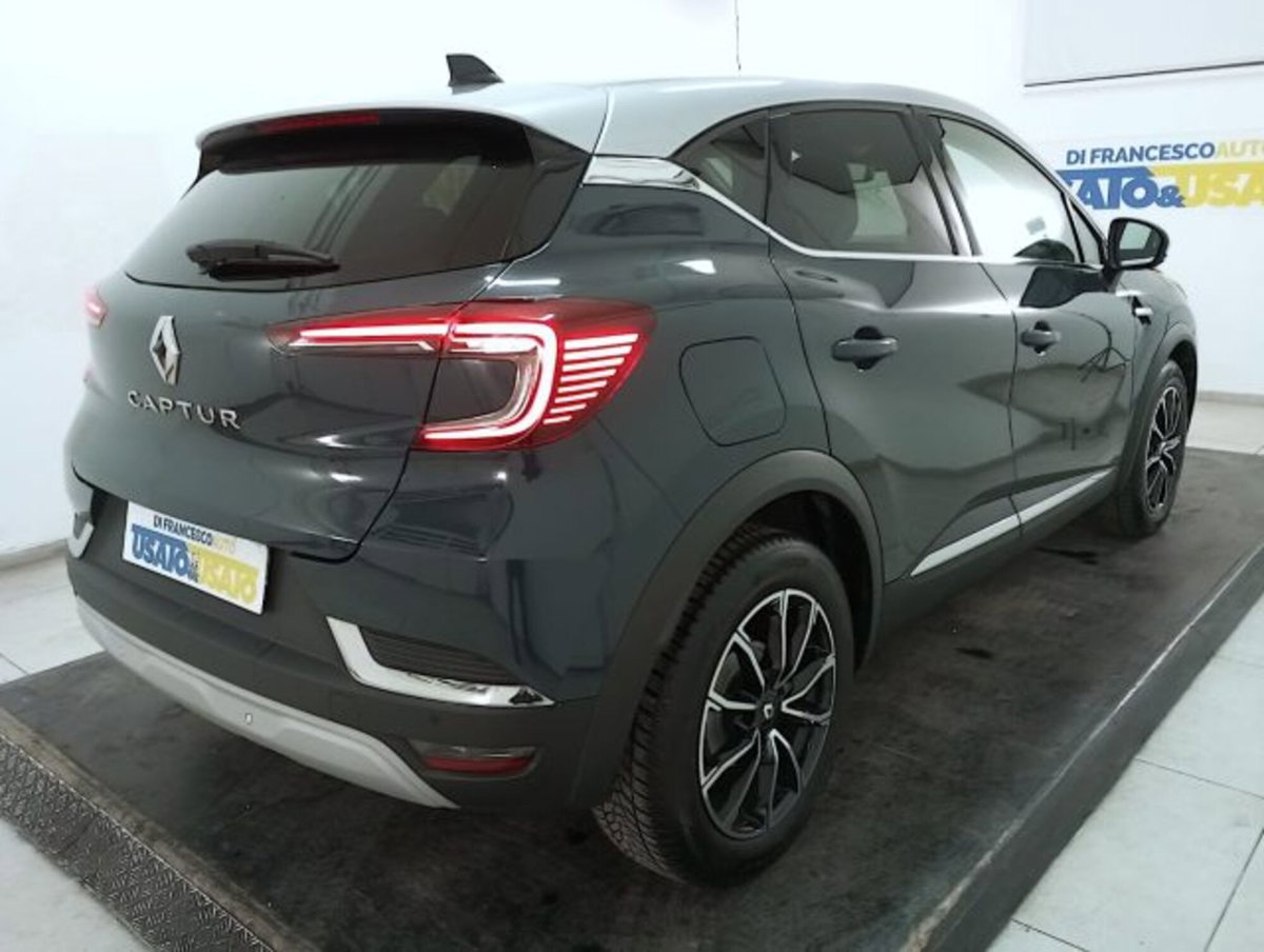 Renault Captur Mild Hybrid 140 CV Intens (4)