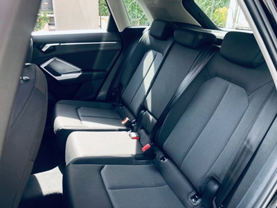 Audi Q3 35 TDI quattro S tronic Business (16)