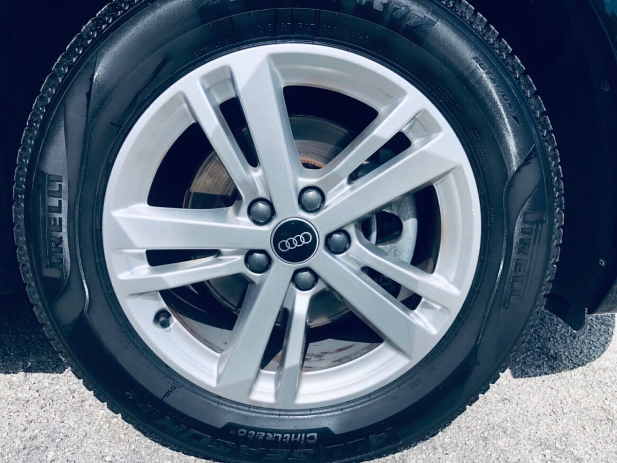 Audi Q3 35 TDI quattro S tronic Business (18)