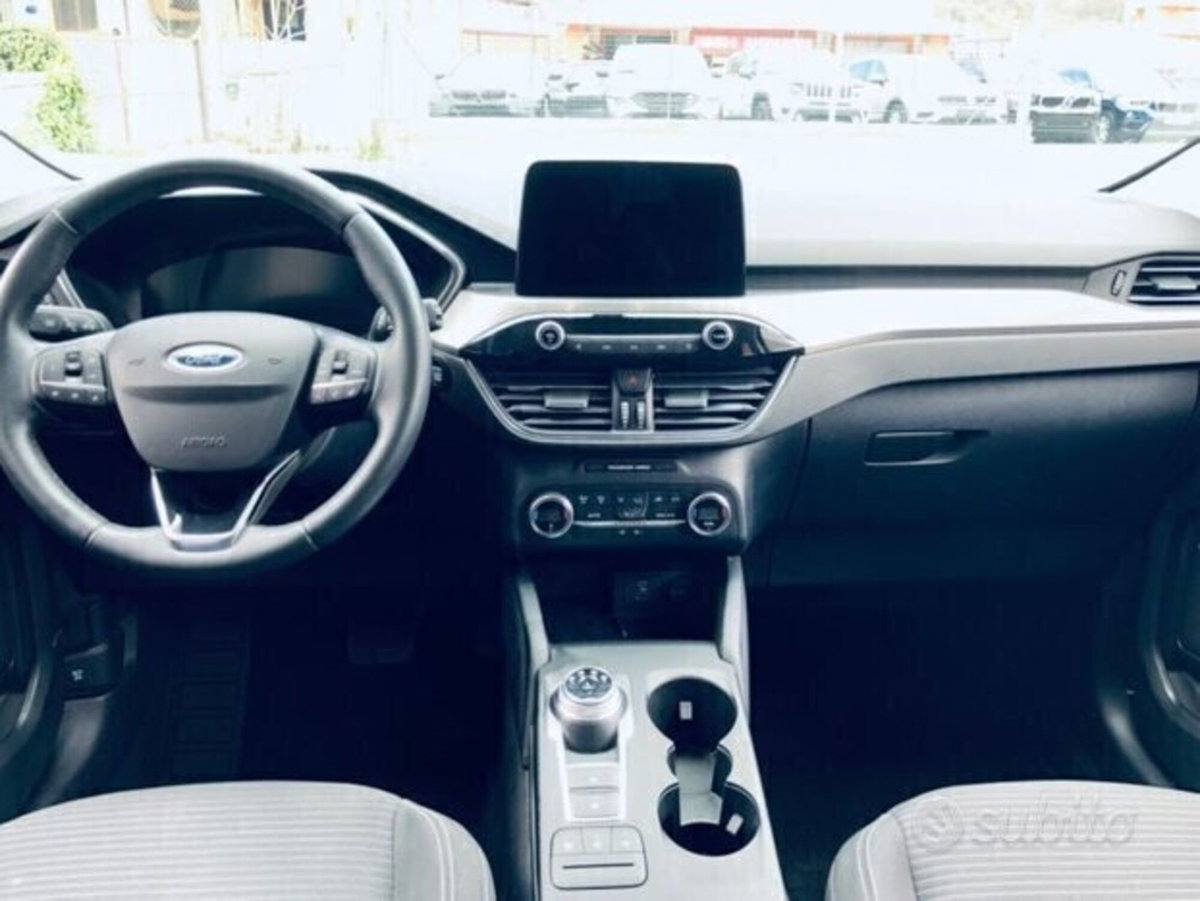 Ford Kuga 1.5 EcoBlue 120 CV 2WD Titanium (9)