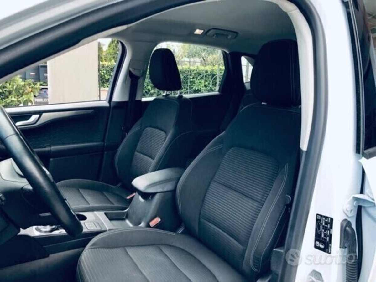 Ford Kuga 1.5 EcoBlue 120 CV 2WD Titanium (10)