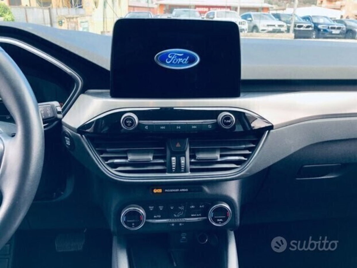 Ford Kuga 1.5 EcoBlue 120 CV 2WD Titanium (12)
