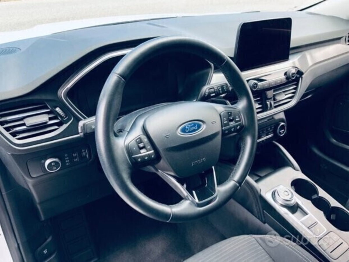 Ford Kuga 1.5 EcoBlue 120 CV 2WD Titanium (14)