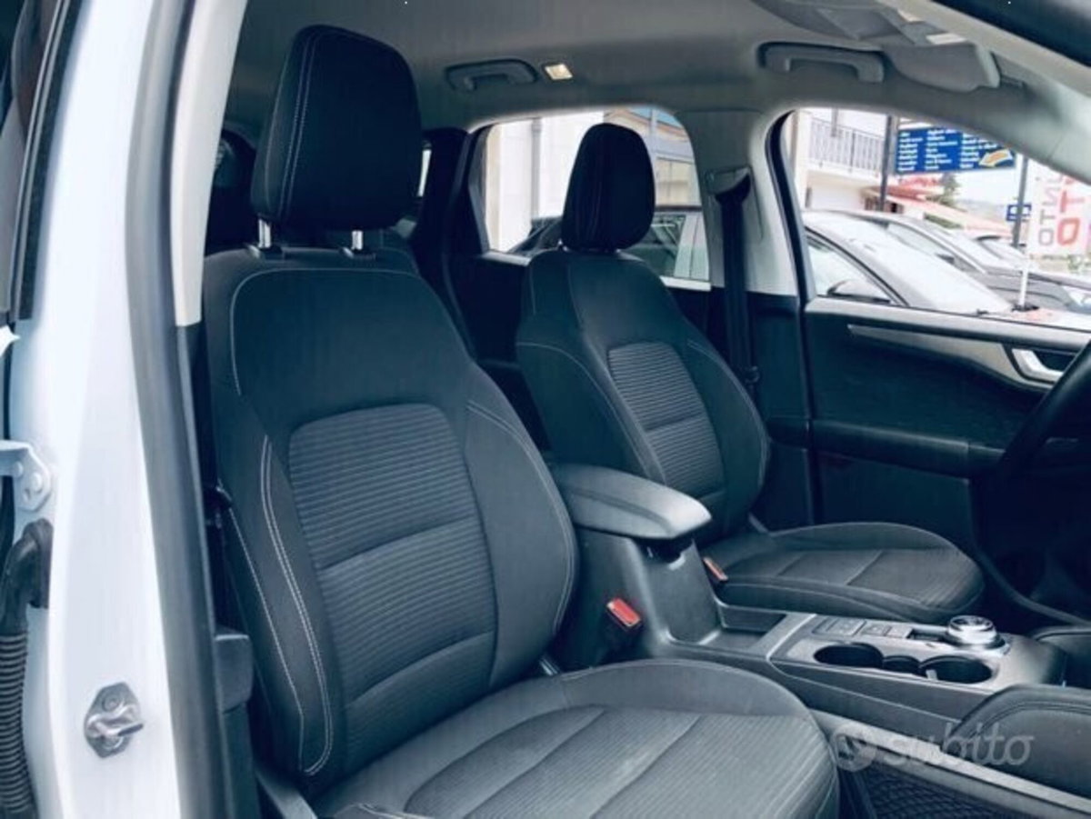 Ford Kuga 1.5 EcoBlue 120 CV 2WD Titanium (2)