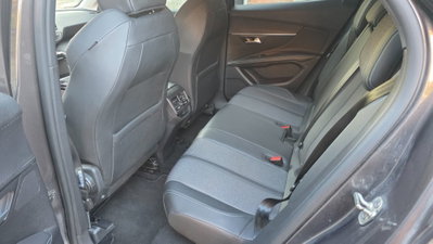 Peugeot 3008 BlueHDi 130 S&S Allure (11)