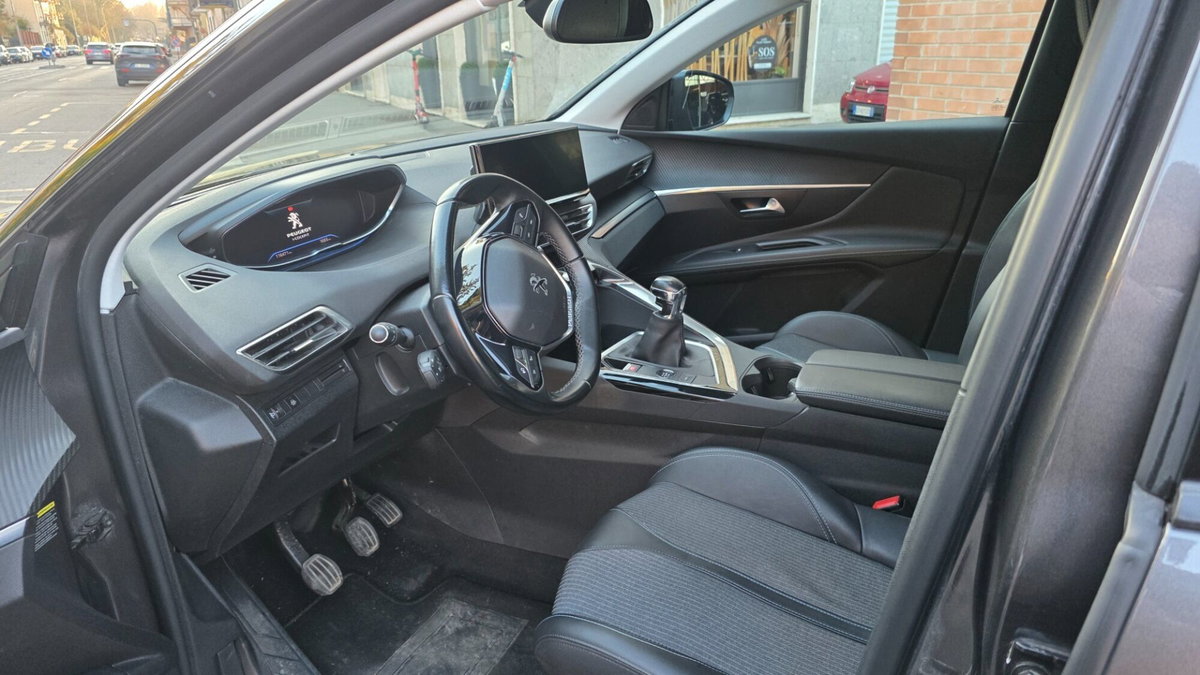 Peugeot 3008 BlueHDi 130 S&S Allure (9)