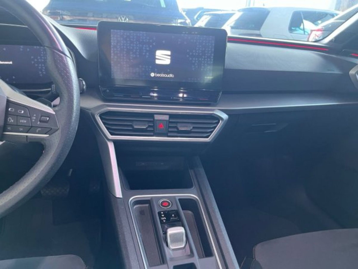 SEAT Leon 1.5 eTSI 150 CV DSG Business (10)