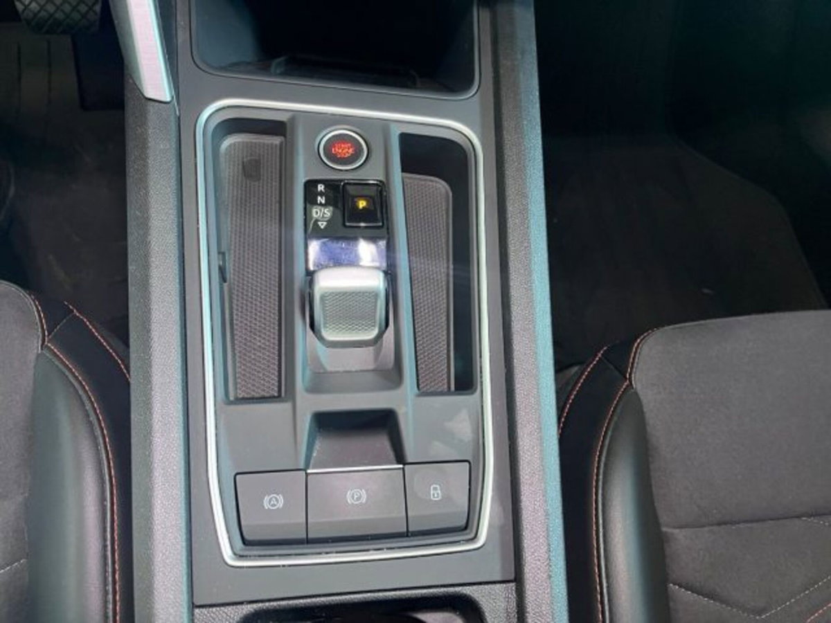 SEAT Leon 1.5 eTSI 150 CV DSG Business (11)