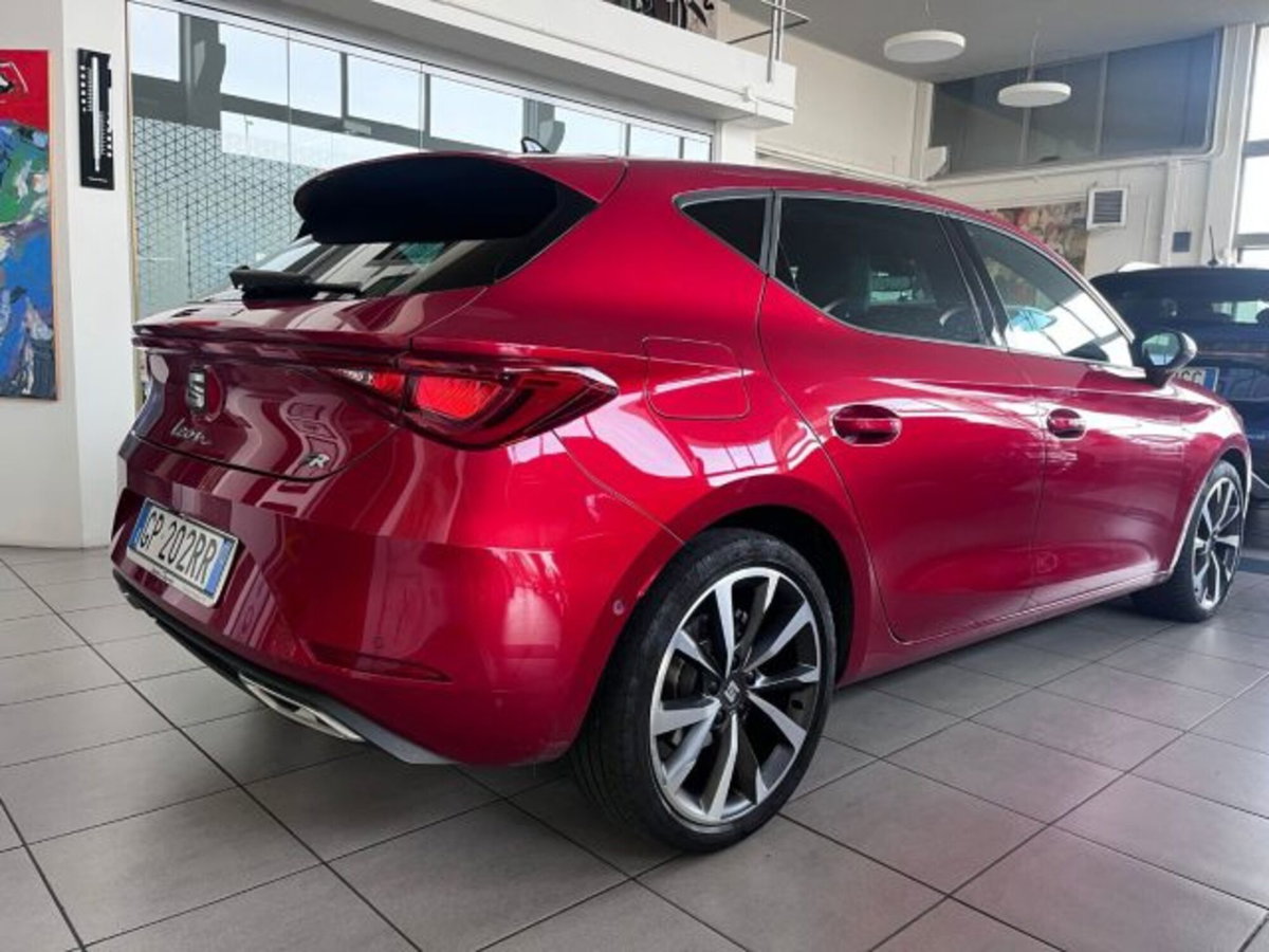 SEAT Leon 1.5 eTSI 150 CV DSG Business (5)