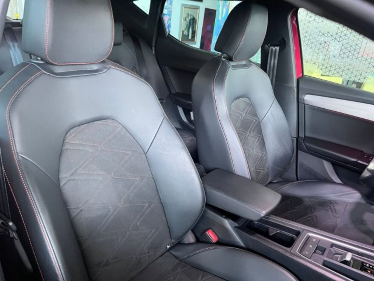 SEAT Leon 1.5 eTSI 150 CV DSG Business (7)