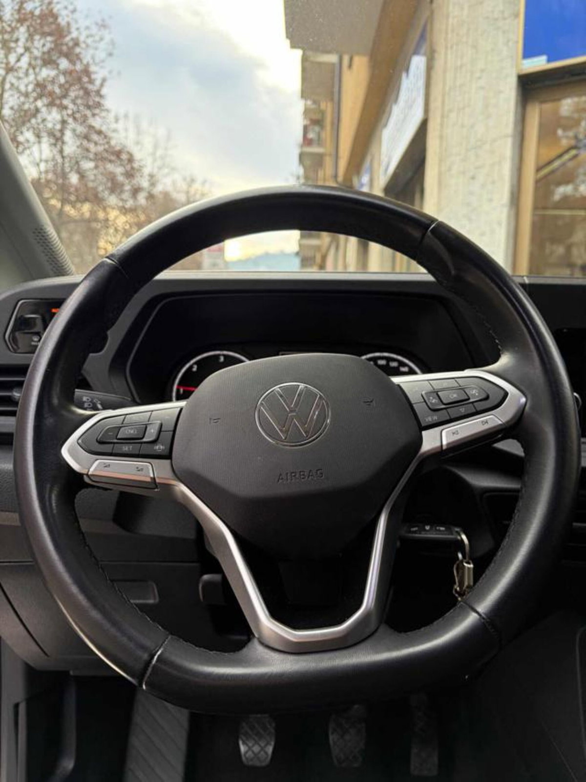 Volkswagen Caddy 2.0 TDI 102 CV (10)