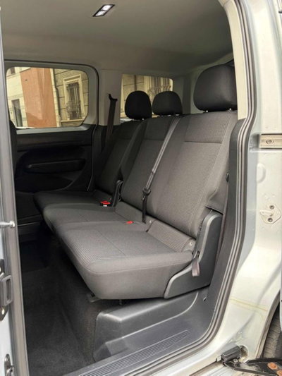Volkswagen Caddy 2.0 TDI 102 CV (15)