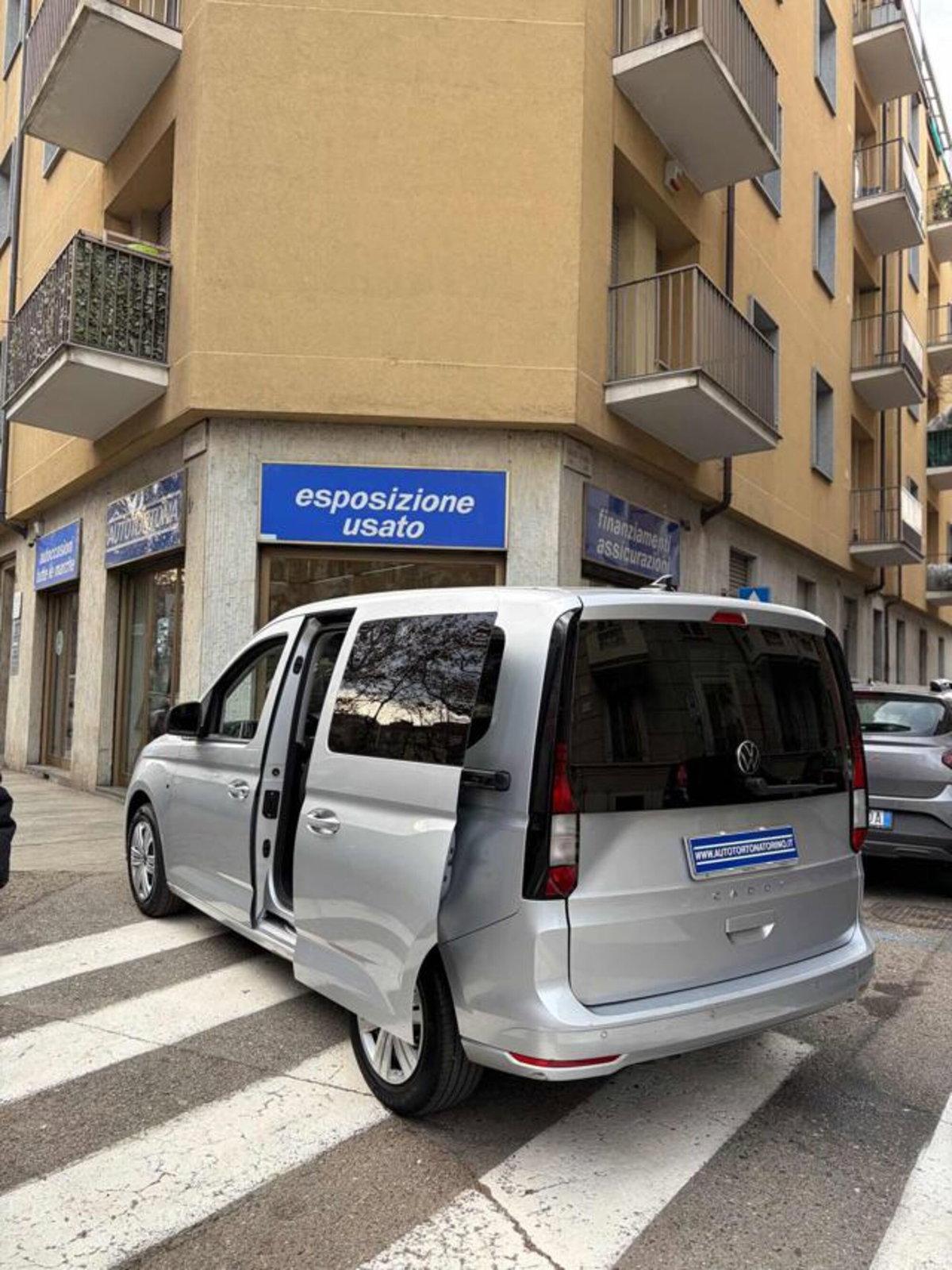 Volkswagen Caddy 2.0 TDI 102 CV (3)