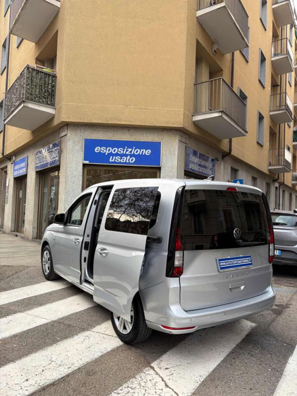 Volkswagen Caddy 2.0 TDI 102 CV (4)