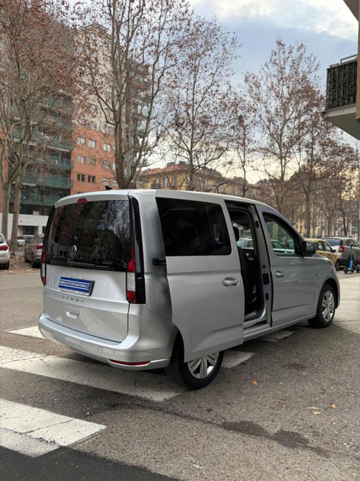Volkswagen Caddy 2.0 TDI 102 CV (7)