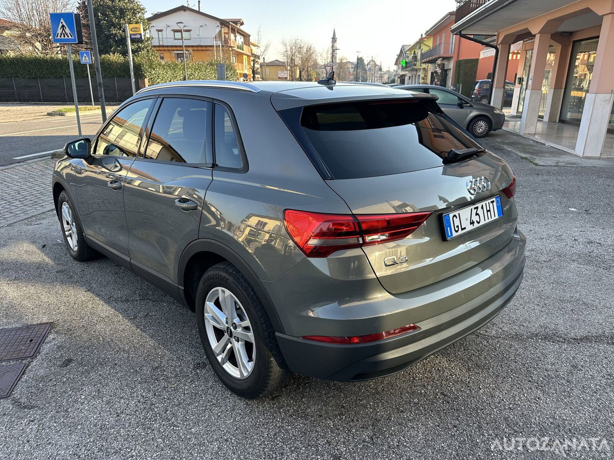 Audi Q3 35 TDI quattro S tronic Business (4)