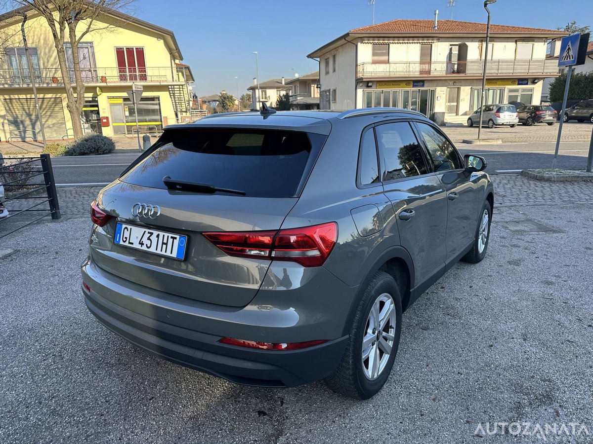 Audi Q3 35 TDI quattro S tronic Business (5)