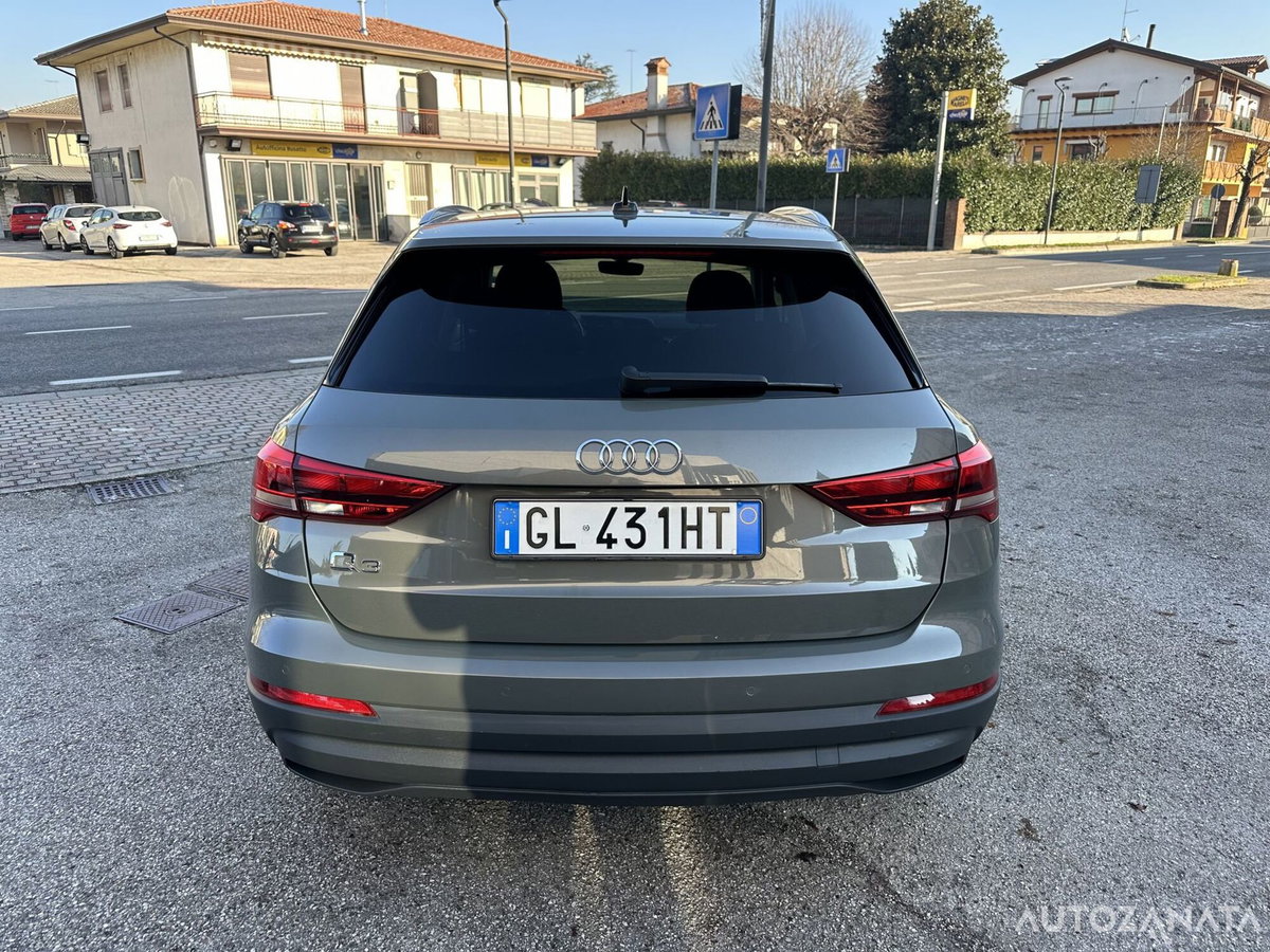 Audi Q3 35 TDI quattro S tronic Business (6)