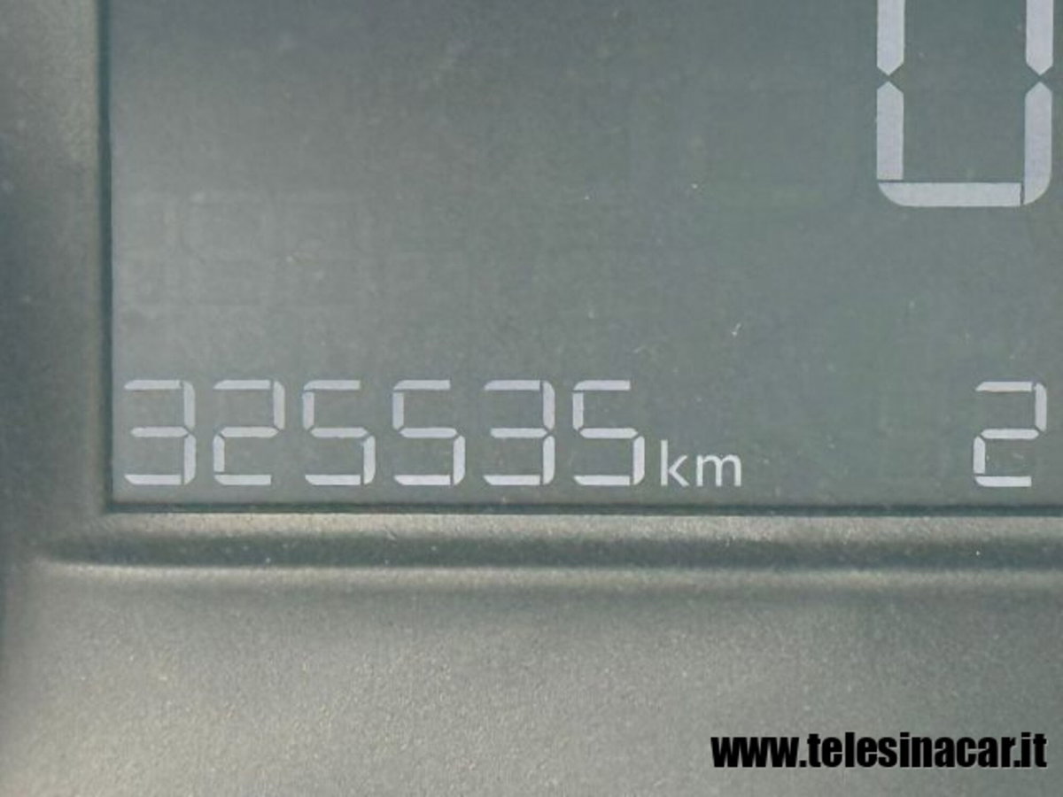 Peugeot 2008 e-HDi 92 CV Stop&Start ETG6 Active (11)