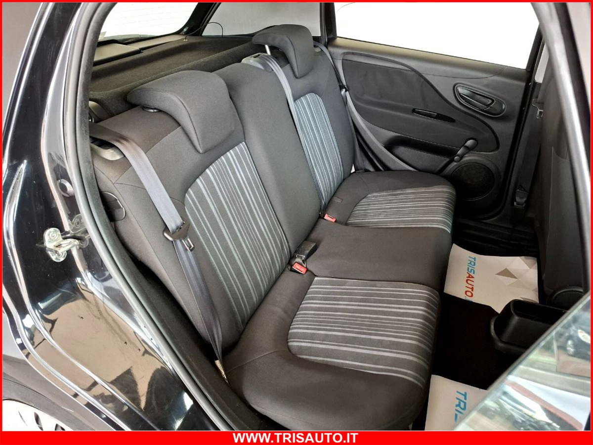Fiat Punto Evo 1.3 Mjt 75 CV 5 porte Active (10)