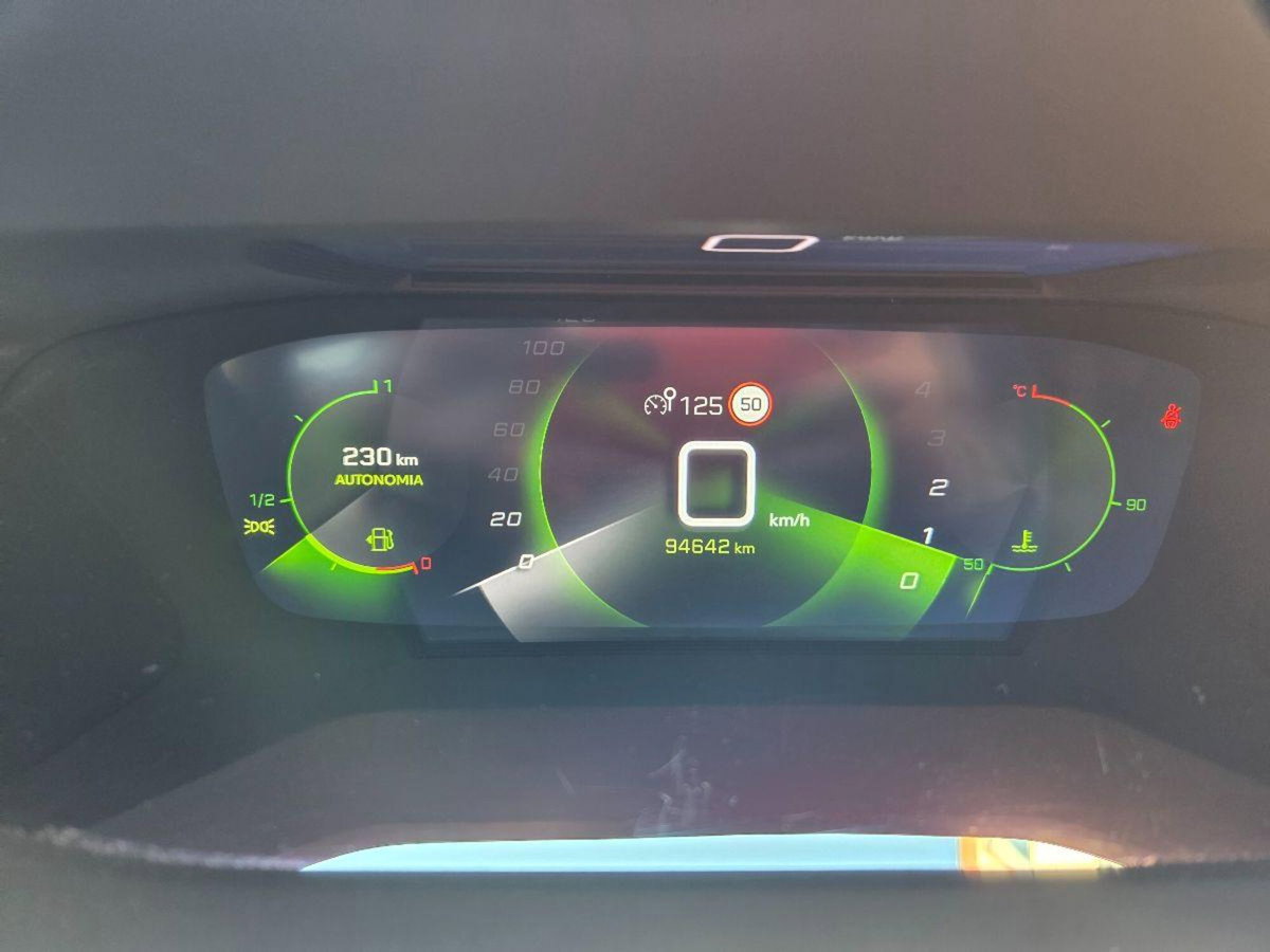 Peugeot 208 BlueHDi 100 Stop&Start 5 porte GT Line (2)