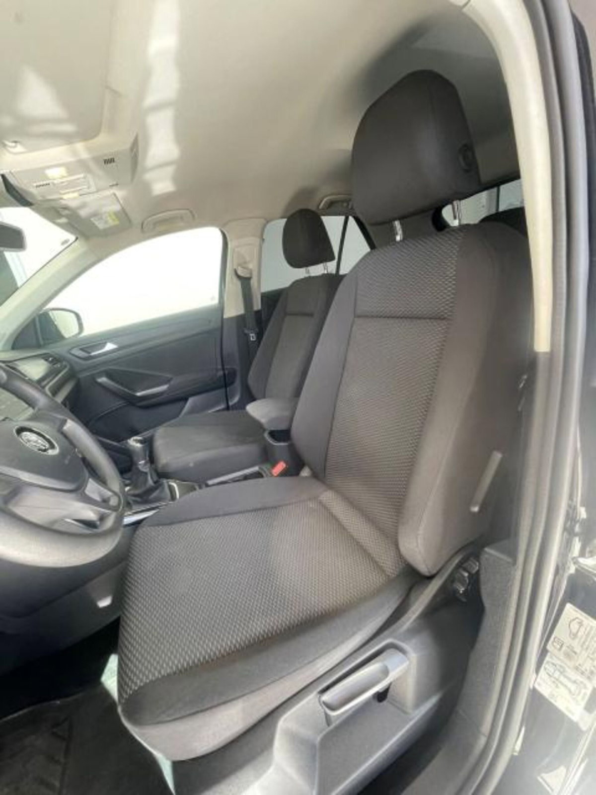 Volkswagen T-Roc 1.6 TDI SCR Business BlueMotion Technology (11)