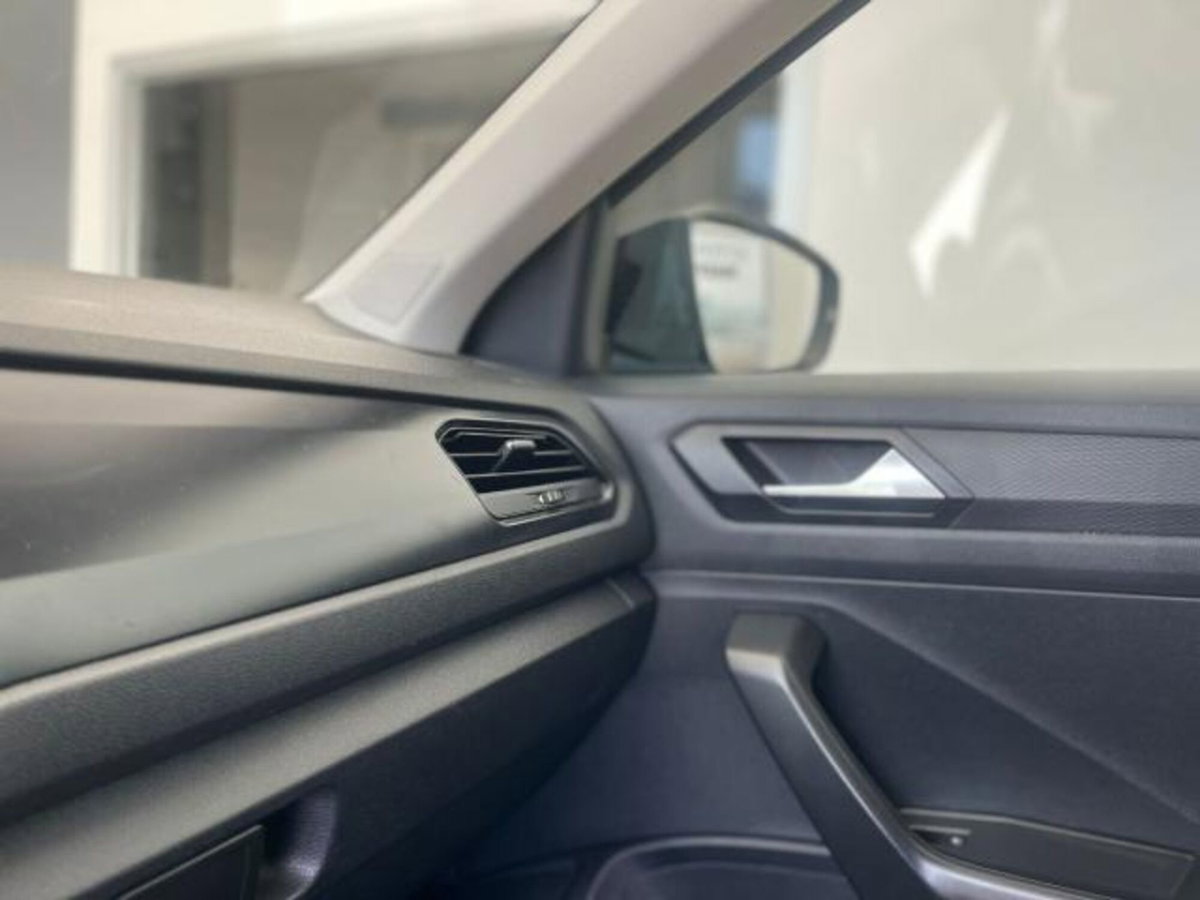 Volkswagen T-Roc 1.6 TDI SCR Business BlueMotion Technology (17)