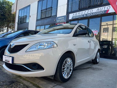 Lancia Ypsilon 1.2 69 CV 5 porte Elefantino Blu usata