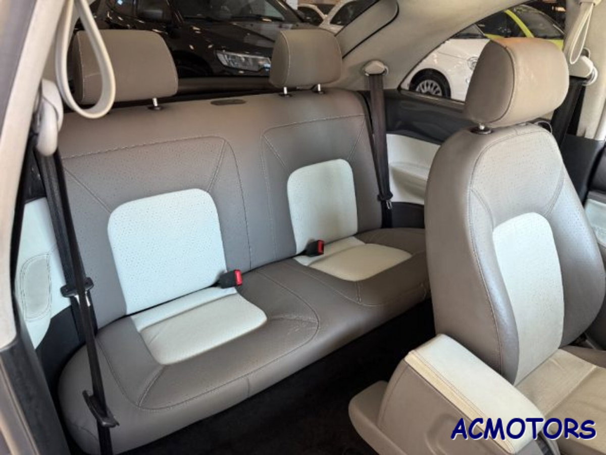 Volkswagen New Beetle TDI 105CV (10)